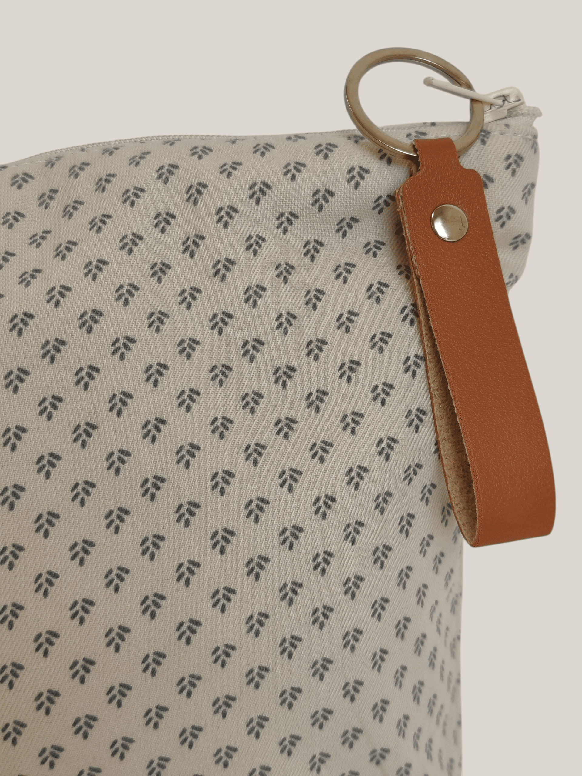 Neceseres hechos a mano con diseños exclusivos - Imagen 3