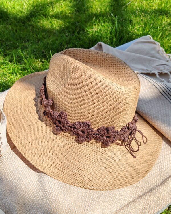 CONJUNTO DE SOMBRERO Y TOTE BAG - Imagen 4