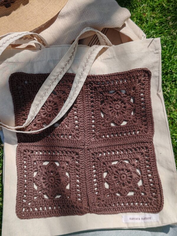 CONJUNTO DE SOMBRERO Y TOTE BAG - Imagen 2